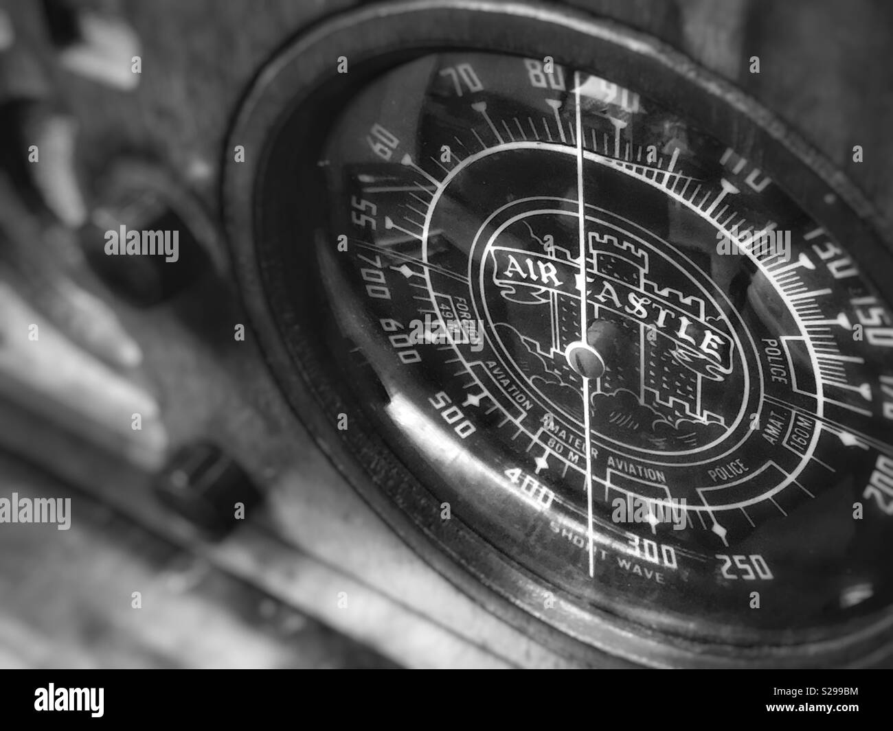 Château de l'air radio antique en noir et blanc - Image de stock capturée avec un smartphone