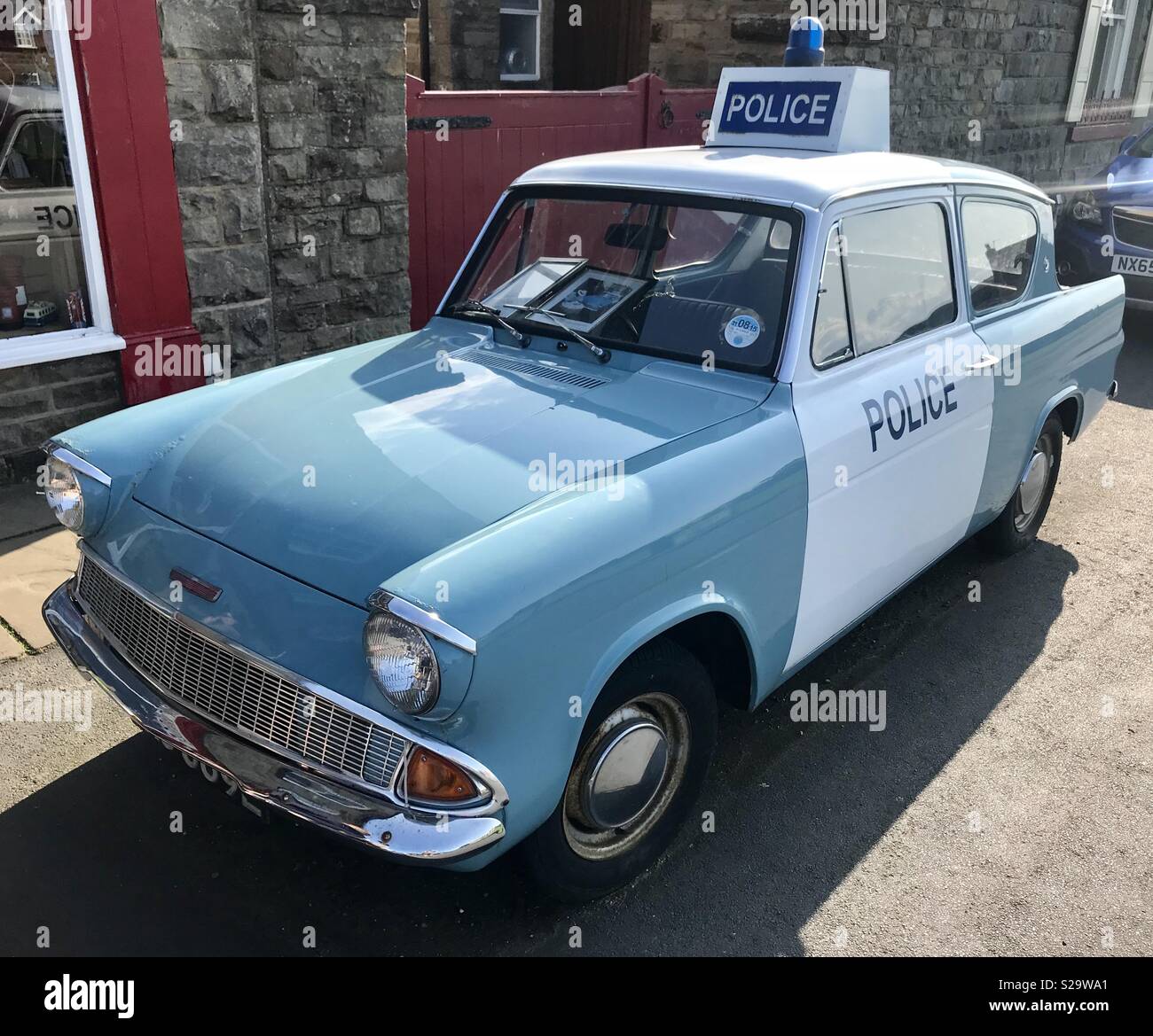 Voiture de police de pulsation. Goathland - Image de stock capturée avec un smartphone