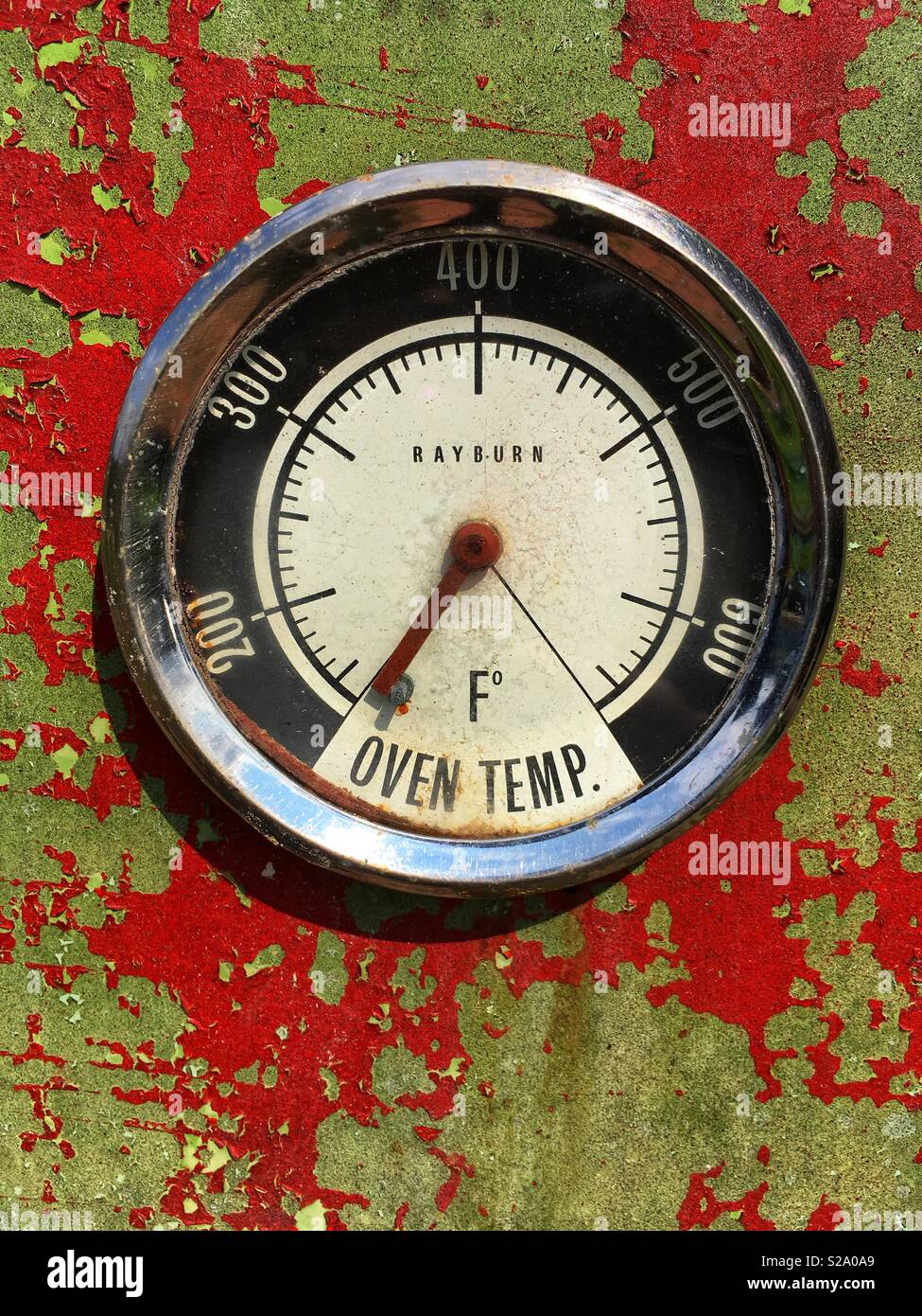 Un thermomètre sur une Rayburn four Banque D'Images
