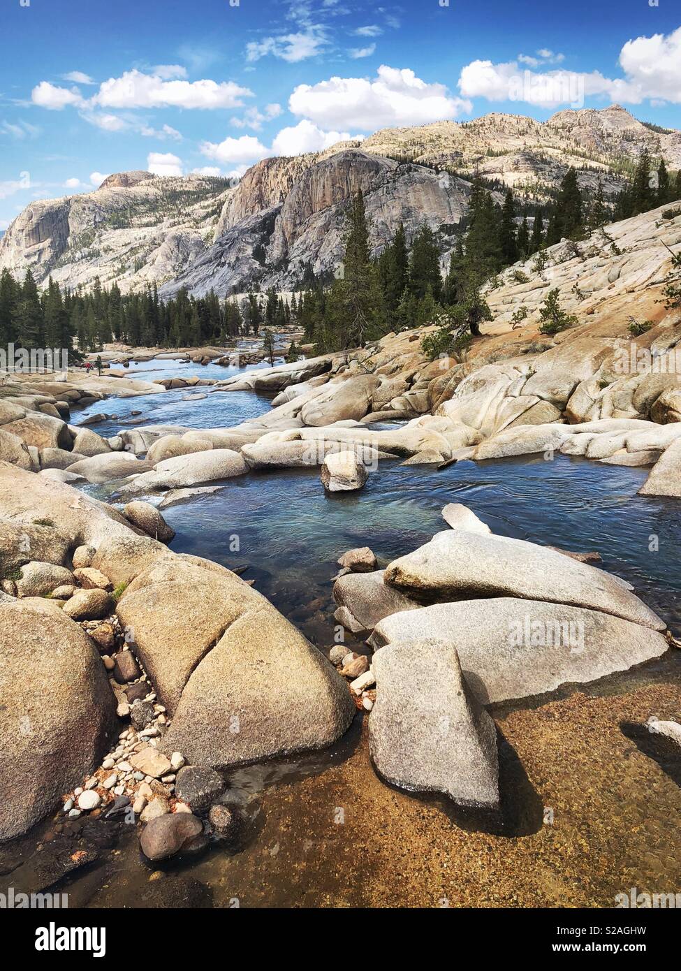 Rivière de Yosemite - Image de stock capturée avec un smartphone