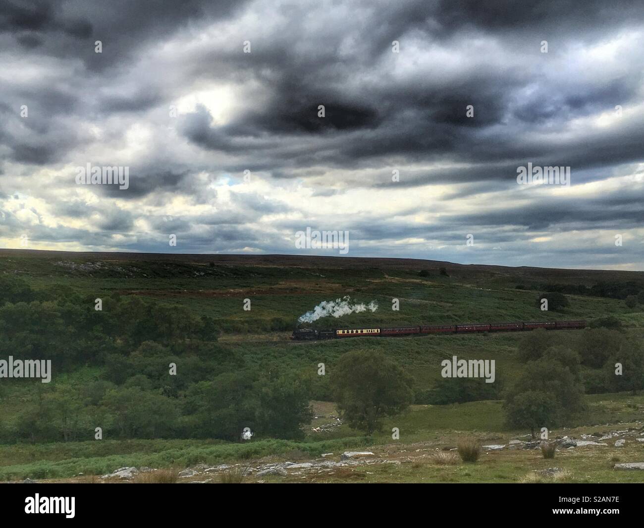 Un train à vapeur sur le North Yorkshire Moors Railway - Image de stock capturée avec un smartphone