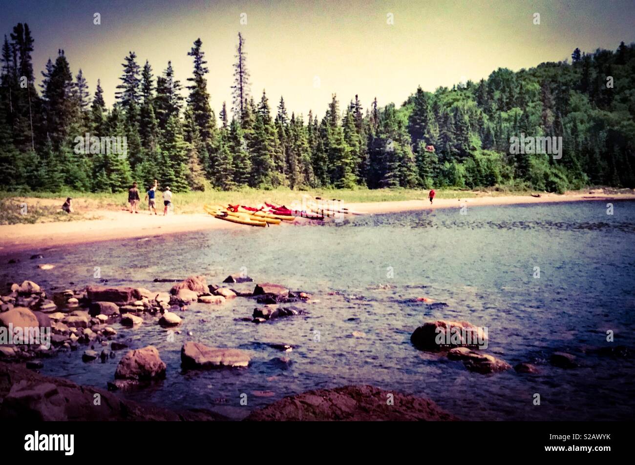 Voyage en bateau sur un lac au Canada - Image de stock capturée avec un smartphone