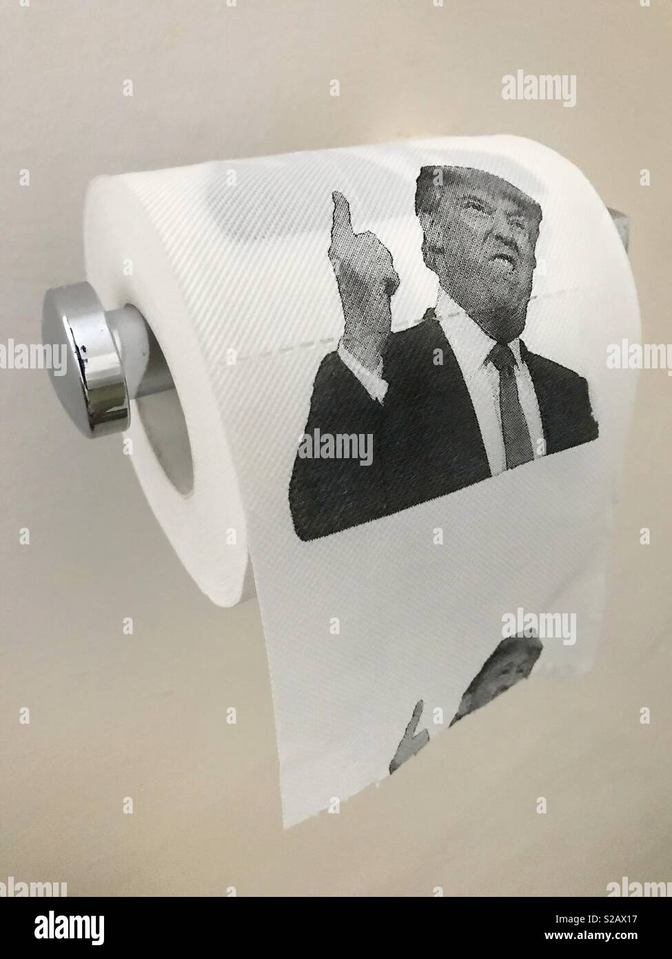 L'atout de Donald rouleau de papier toilette Banque D'Images