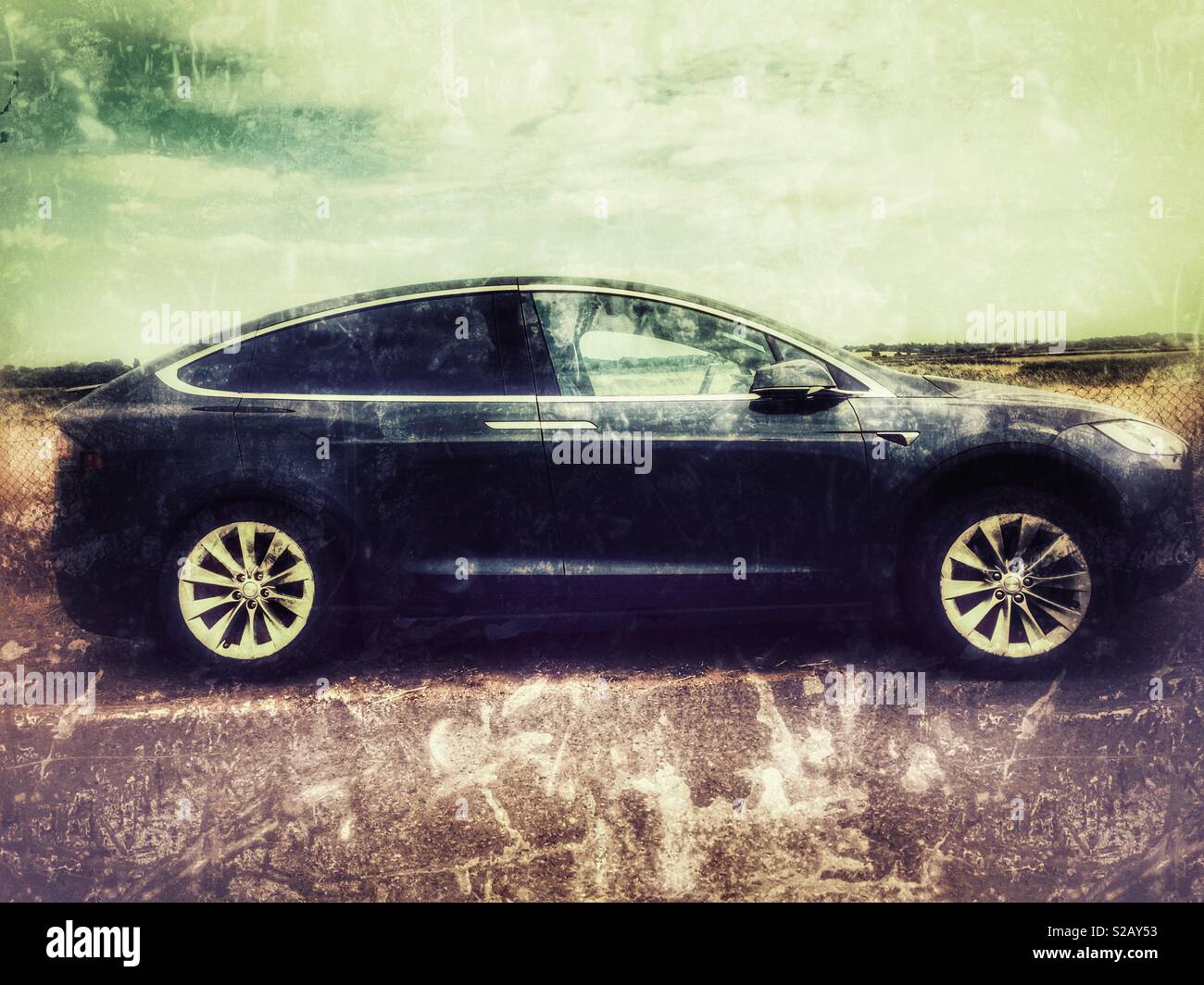 Voiture électrique Tesla model X - Image de stock capturée avec un smartphone