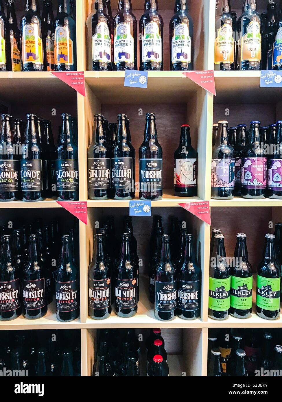 Bouteilles de bière et d'ale à vendre Banque D'Images