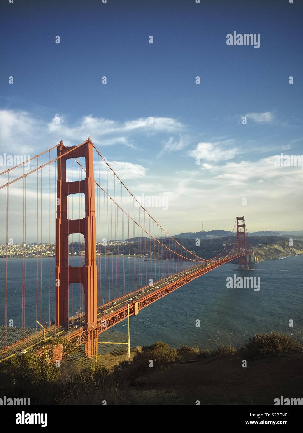Le Golden Gate Bridge, San Francisco, California, USA - Image de stock capturée avec un smartphone