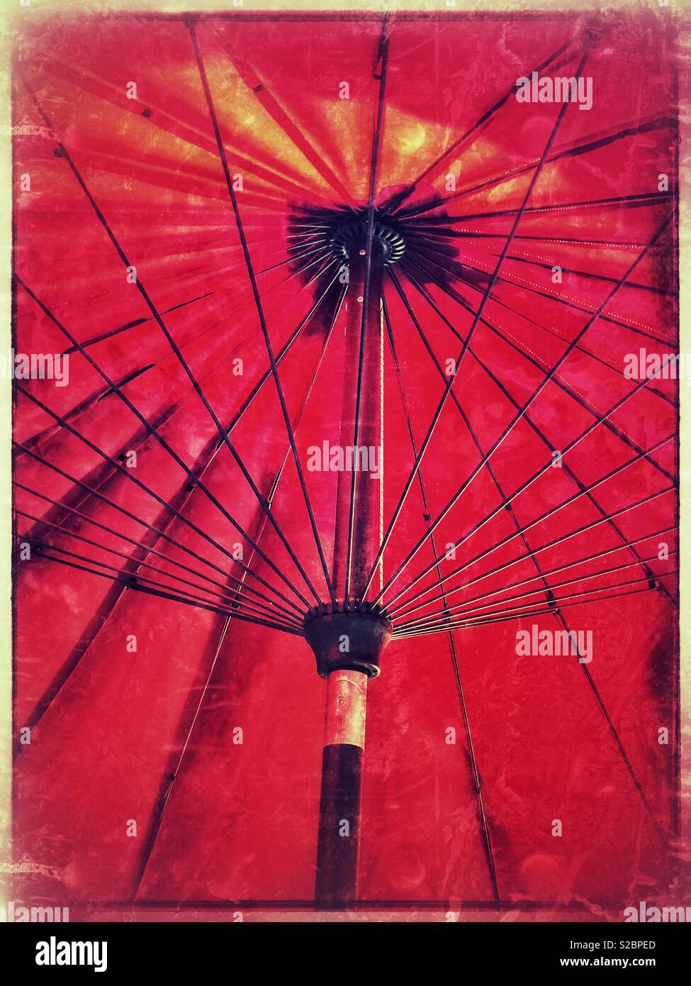 Parapluie rouge Banque D'Images