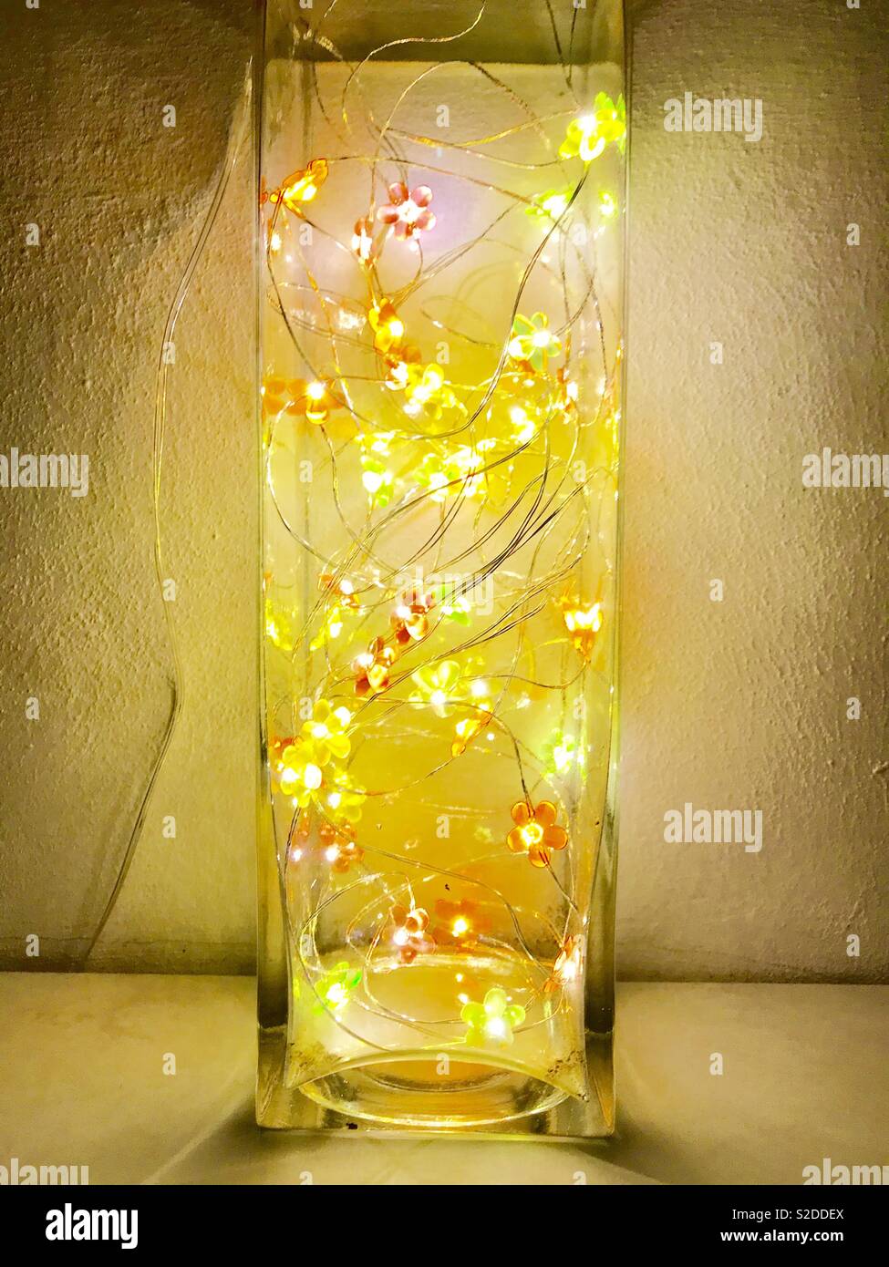 Lumières dans un vase - Image de stock capturée avec un smartphone