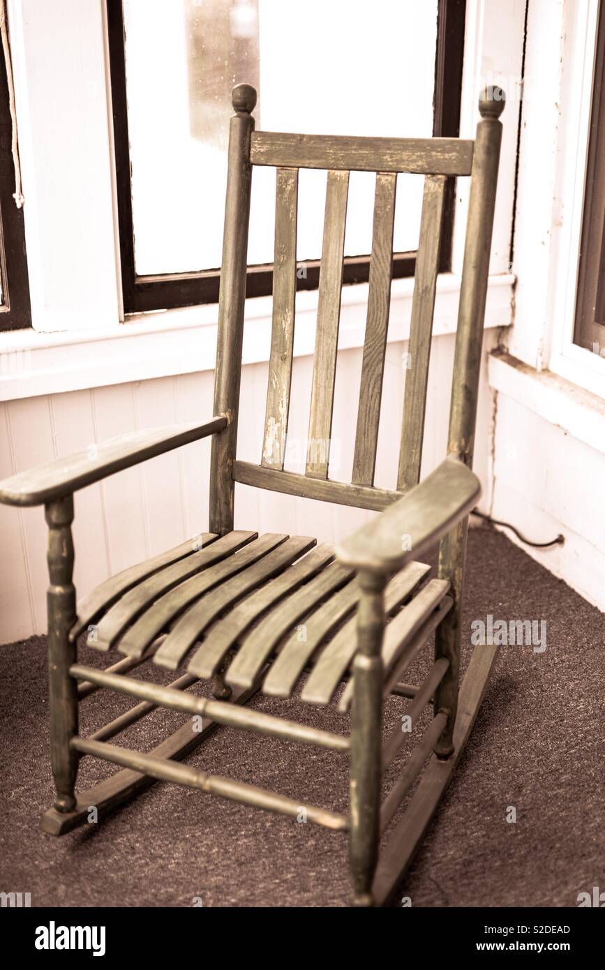 Rocking chair en bois ancien Banque D'Images
