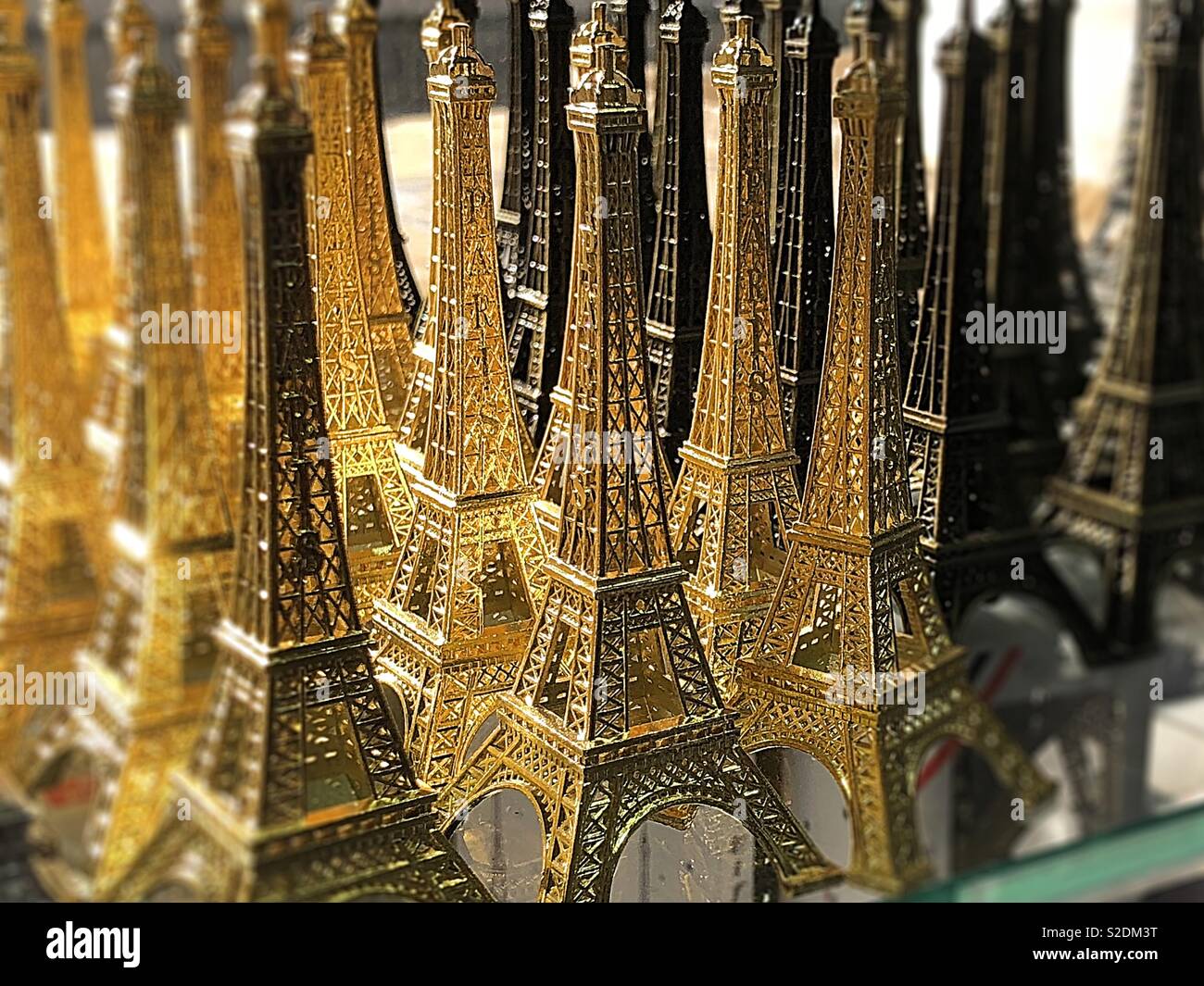 Souvenir touristique de la Tour Eiffel, Paris Banque D'Images