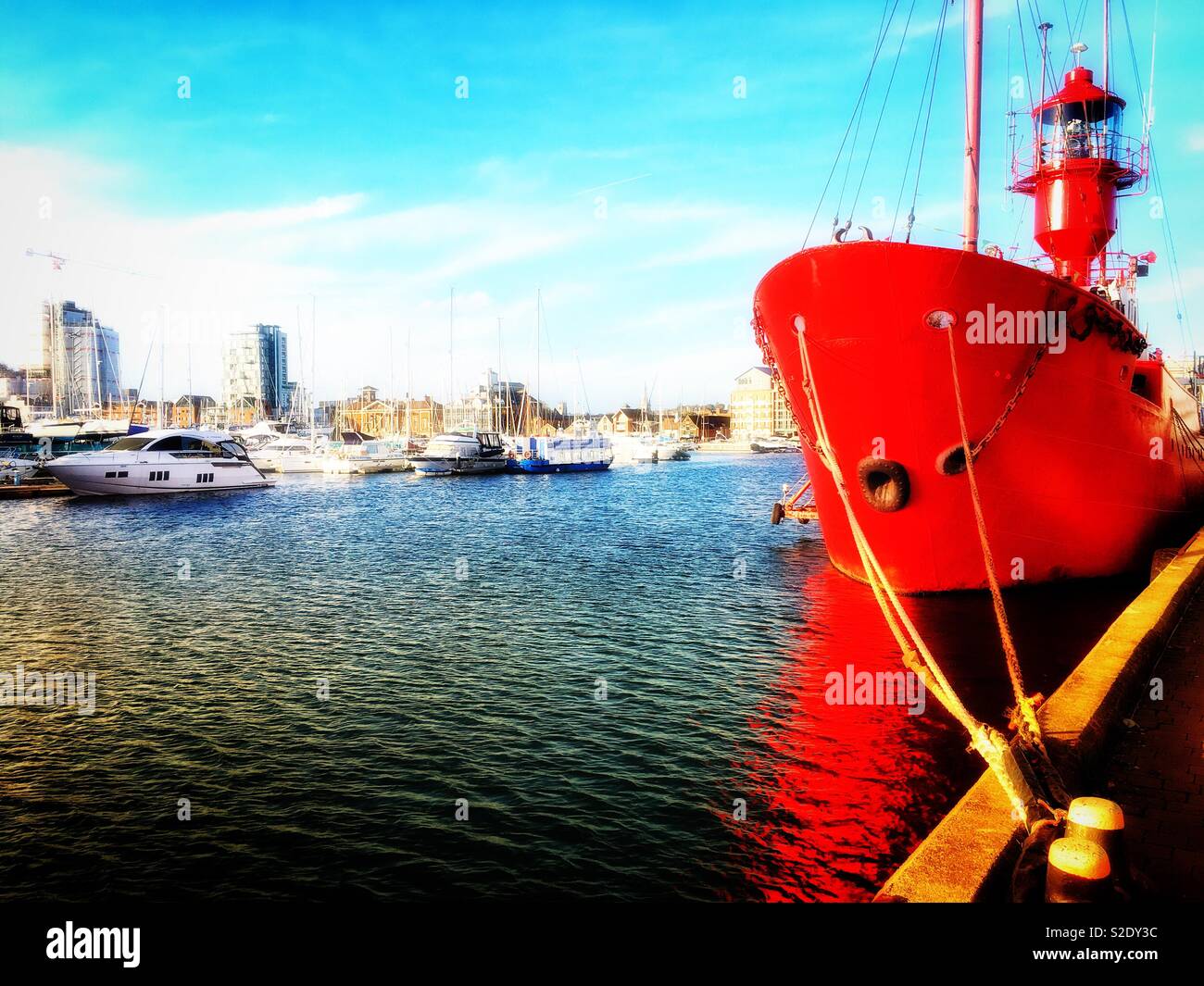 Bateau-feu - Image de stock capturée avec un smartphone