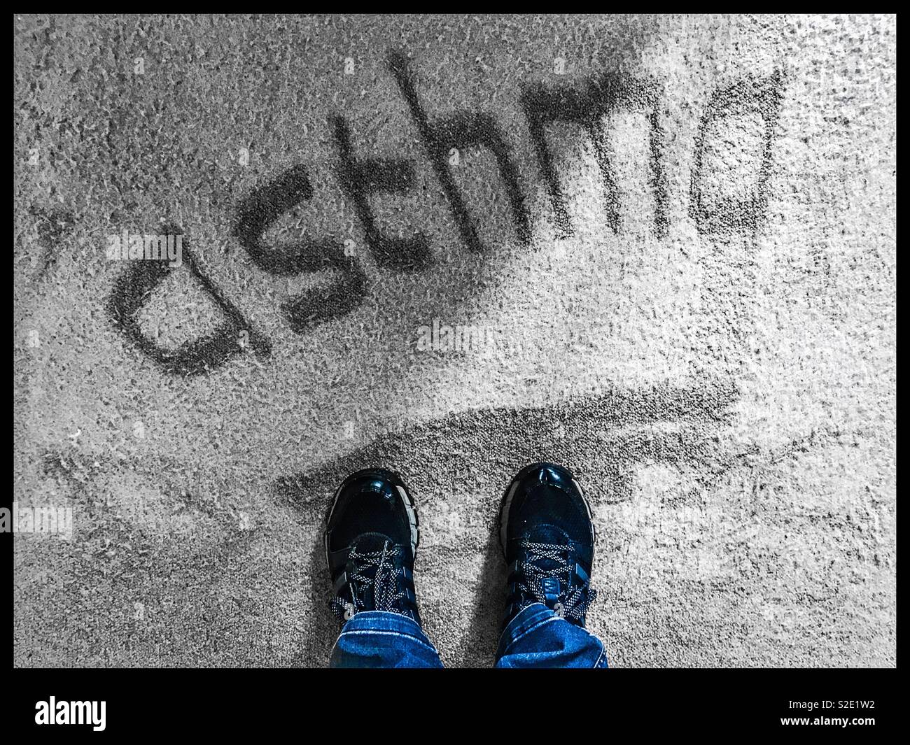 Le mot asthme dans une épaisse poussière l'aspirateur sur la moquette Photo  Stock - Alamy