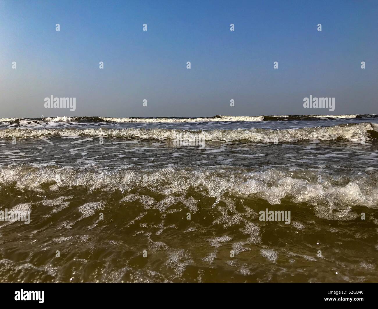Plages de Alibaug, sa destination week-end populaire de Mumbai. - Image de stock capturée avec un smartphone
