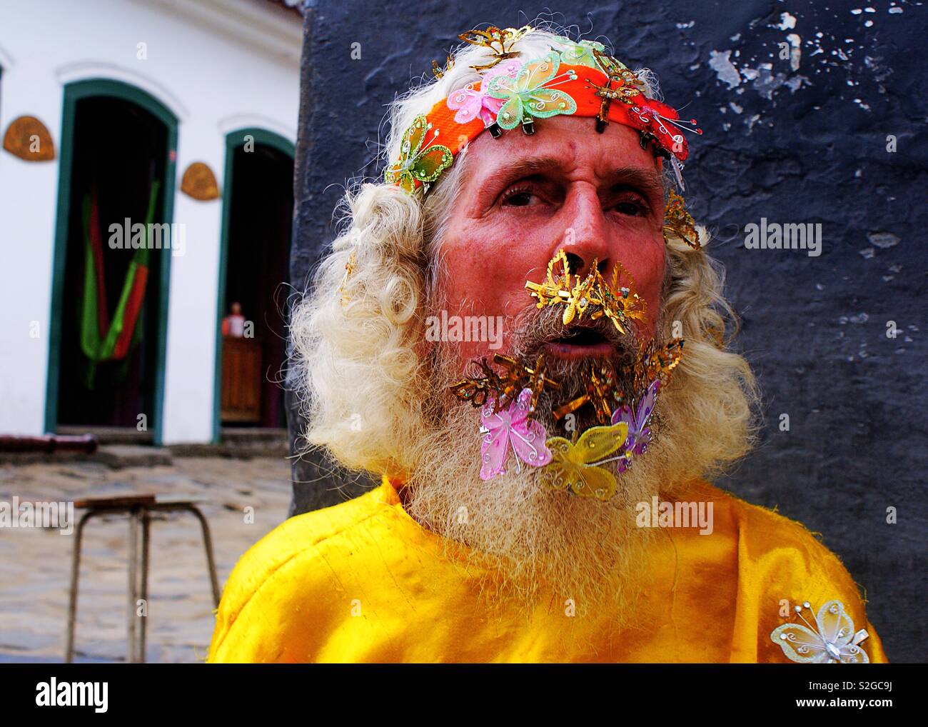 L'homme papillon à Paraty - Rio de Janeiro - Brésil Banque D'Images