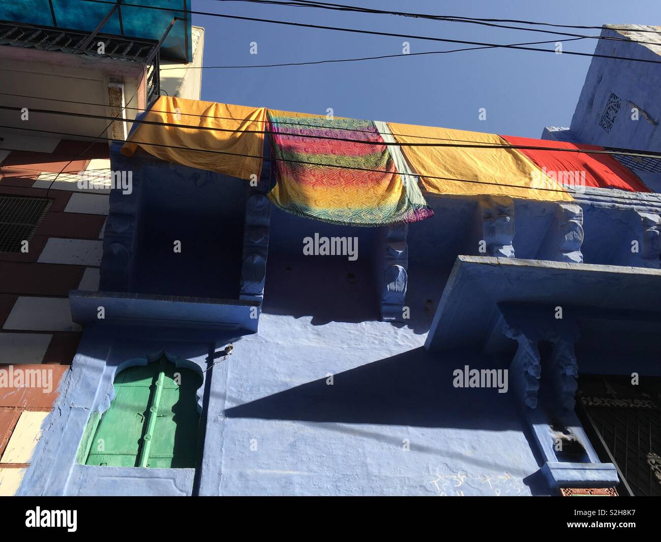 La pendaison des couvertures dans la ville bleue de Jodhpur Banque D'Images