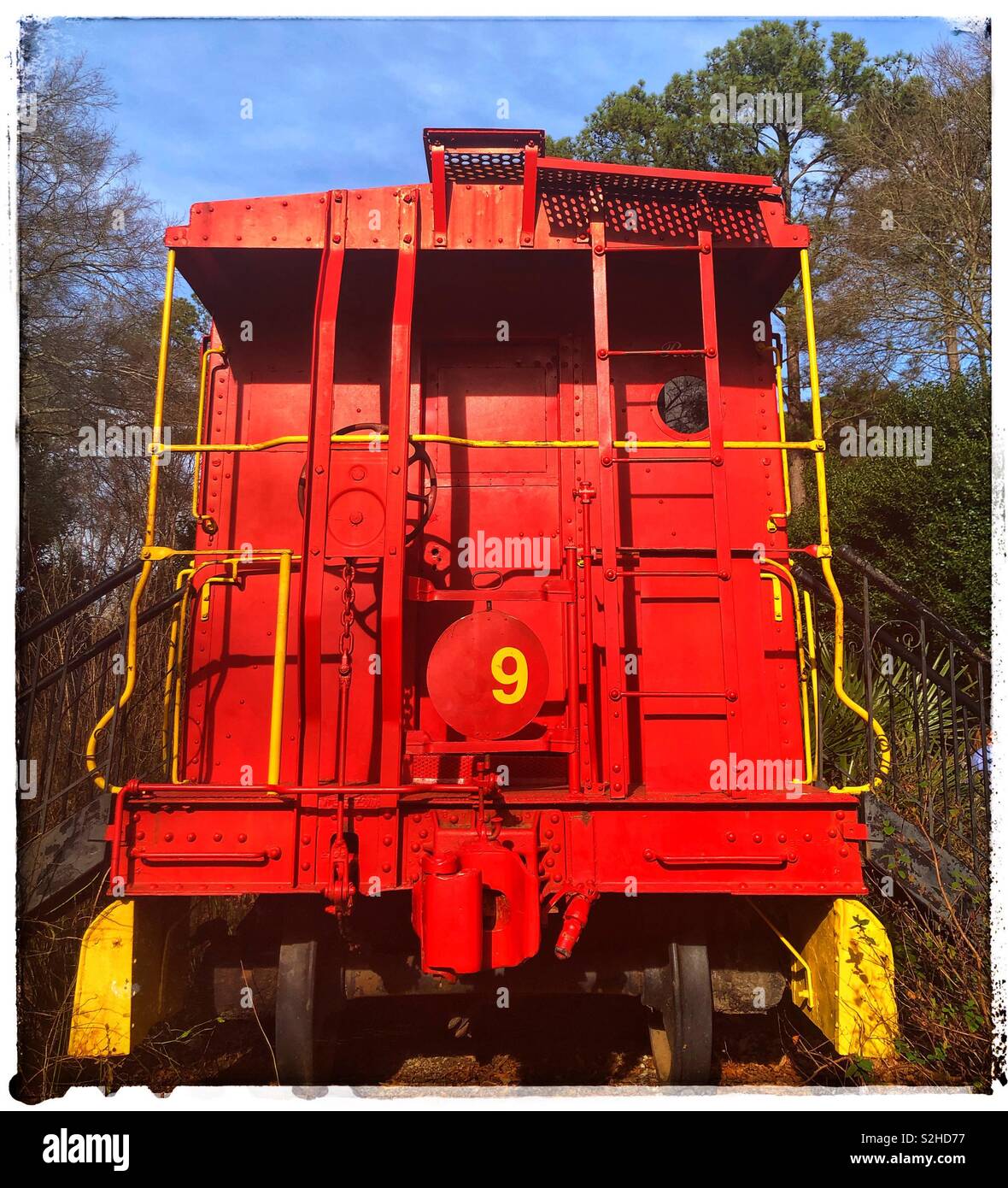 Train rouge avec le numéro 9 Banque D'Images