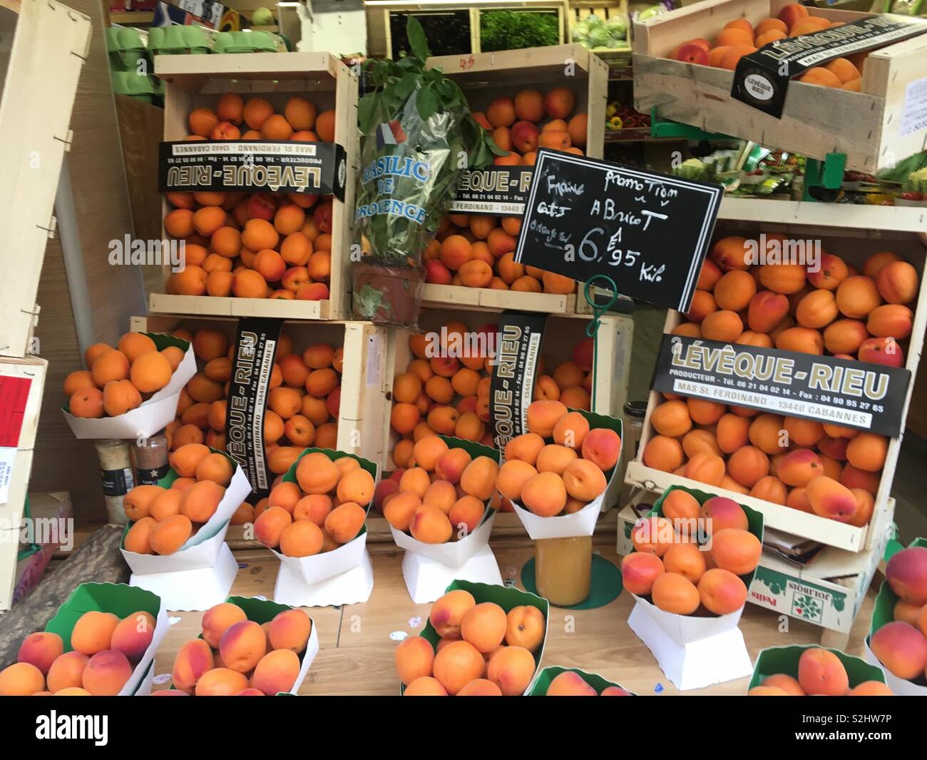 Marché de produits frais à Paris Banque D'Images