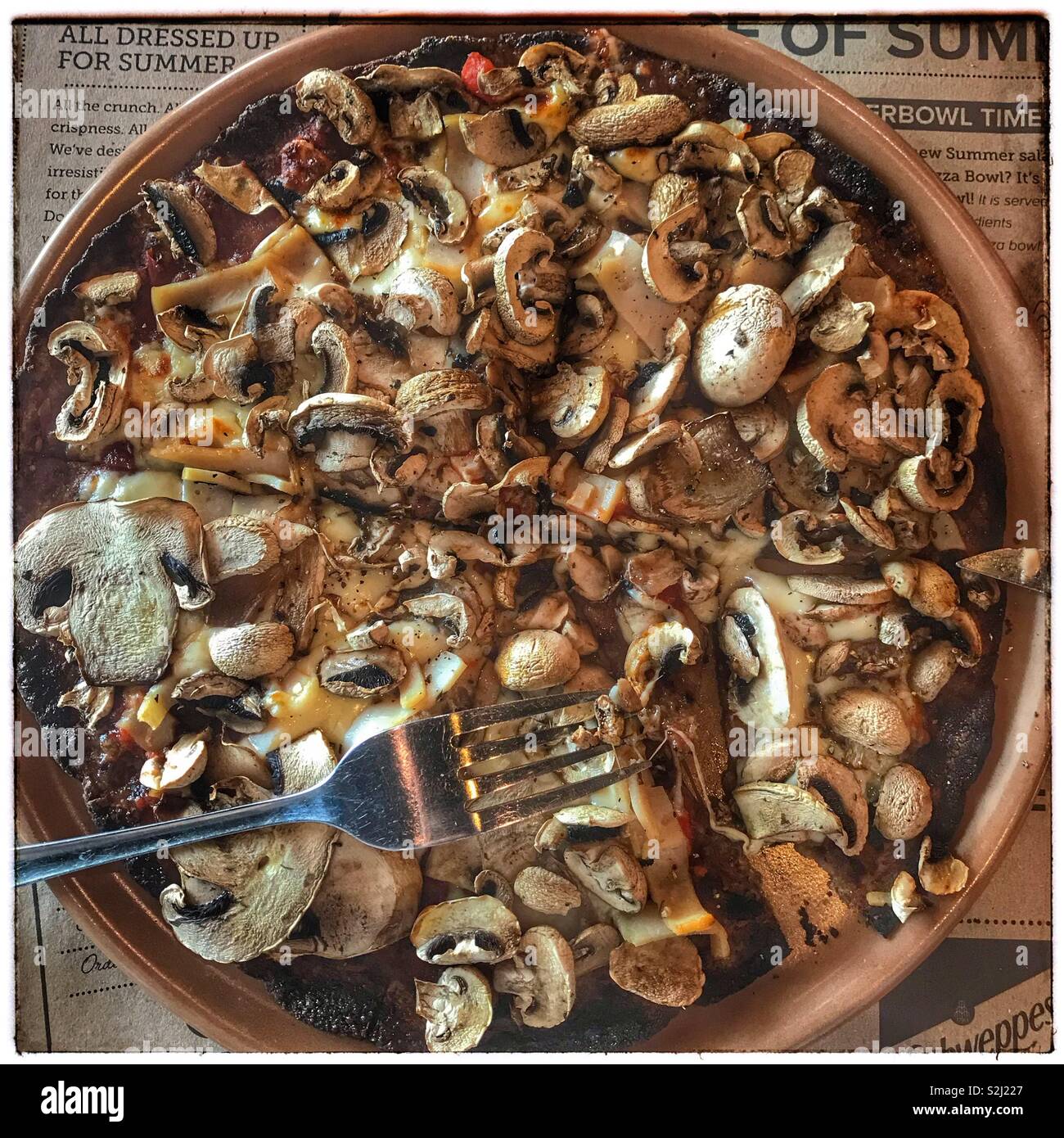 Pizza à base de chou-fleur de Banting. Banque D'Images