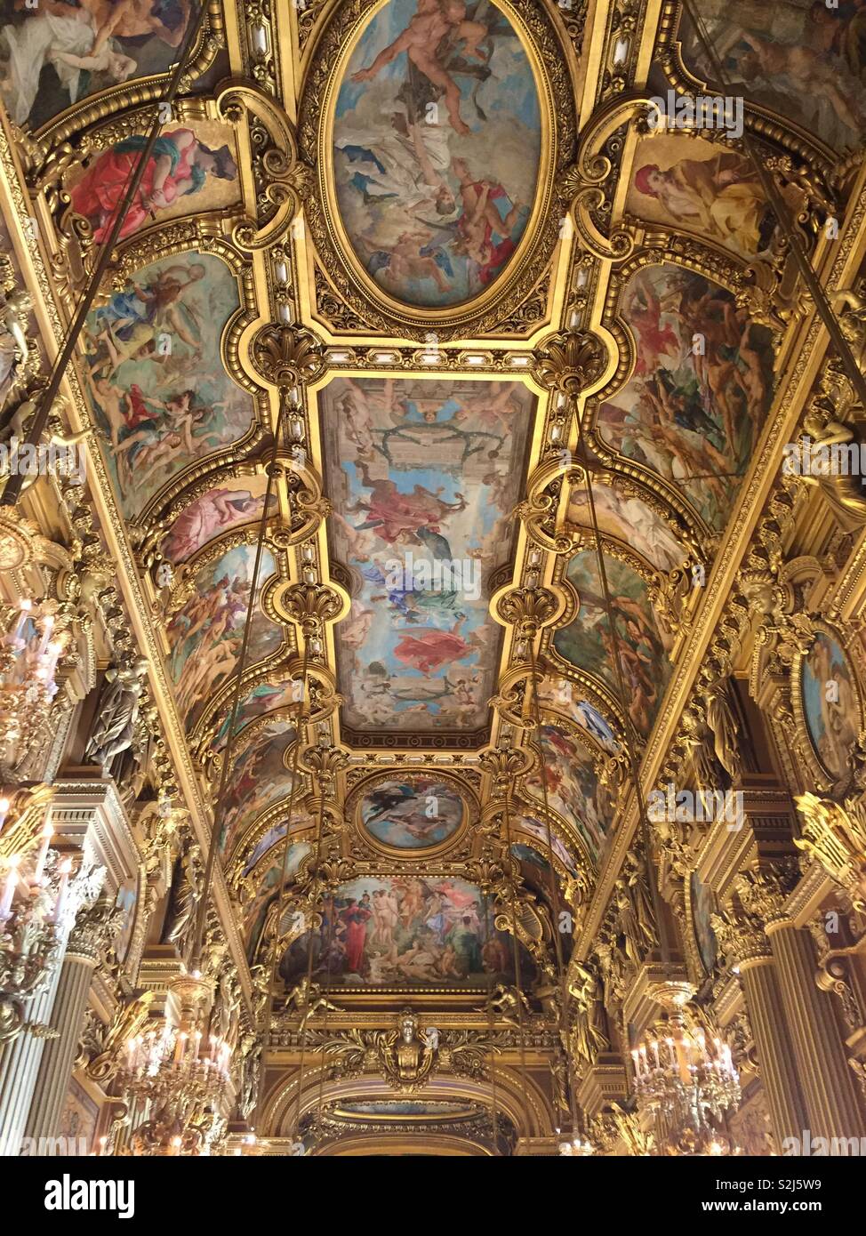 Grand Foyer plafond dans le Palais Garnier, Paris, France Banque D'Images