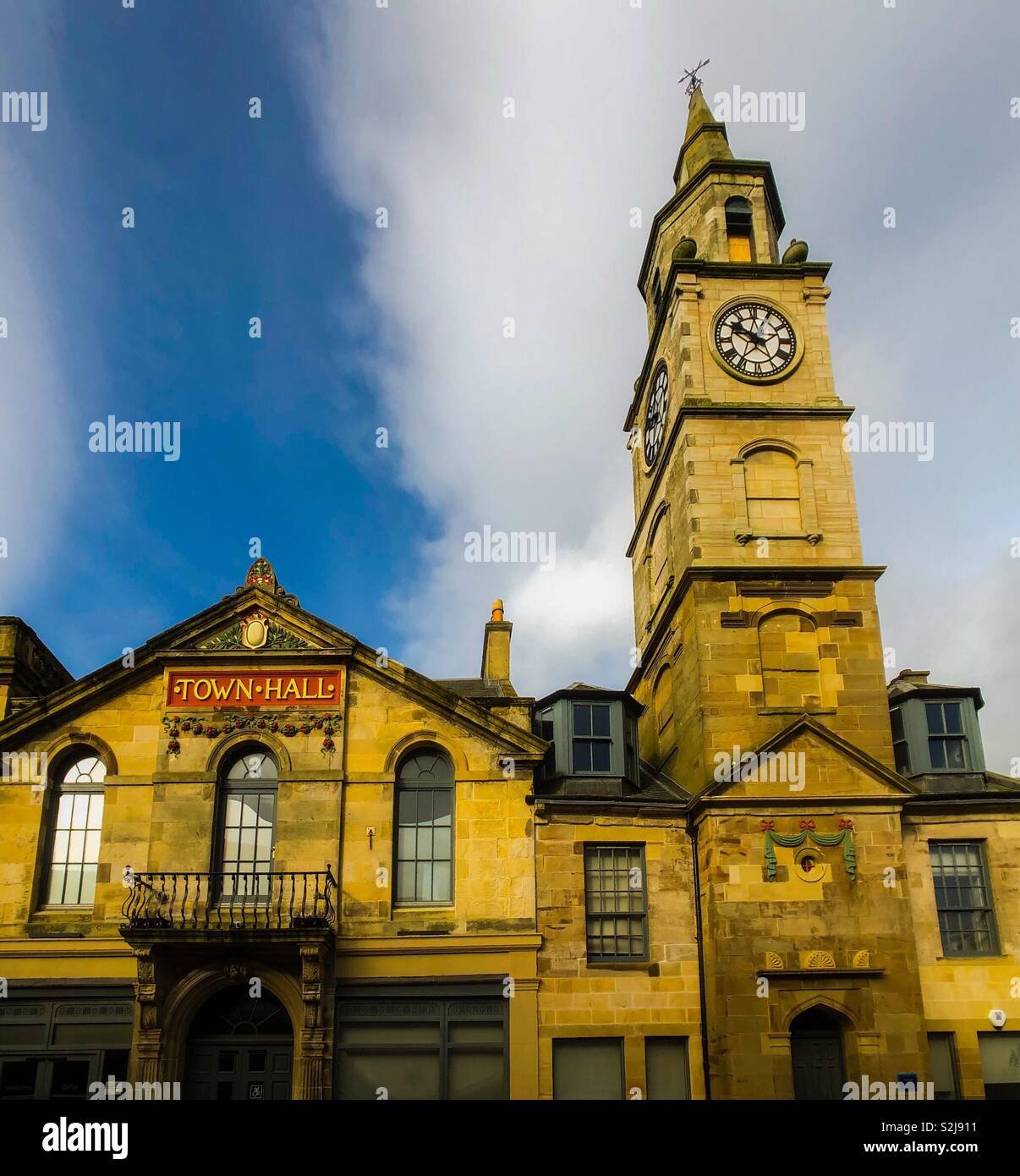 Saltcoats Hôtel de Ville et tour de l'horloge. L'Écosse. UK. - Image de stock capturée avec un smartphone