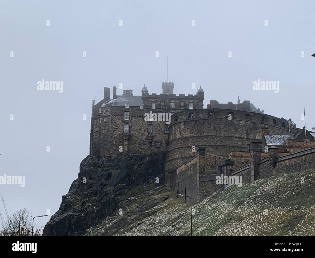 Le château d'Édimbourg dans la neige Banque D'Images