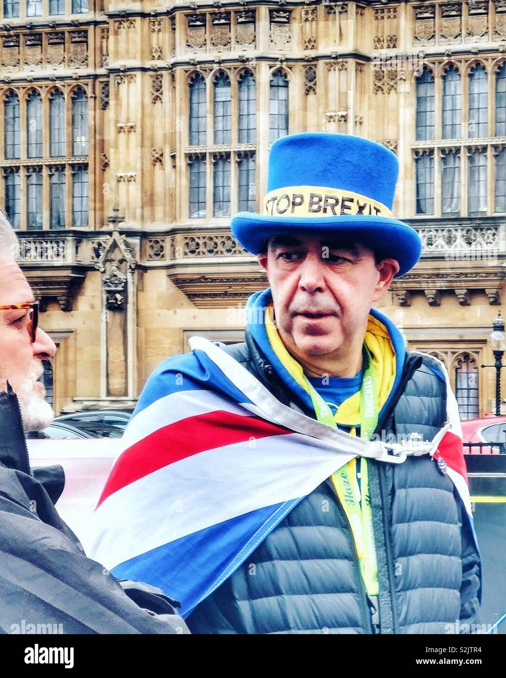 Steve Bray, militant, dans le chapeau Stop Brexit, chambres du Parlement, Londres Banque D'Images