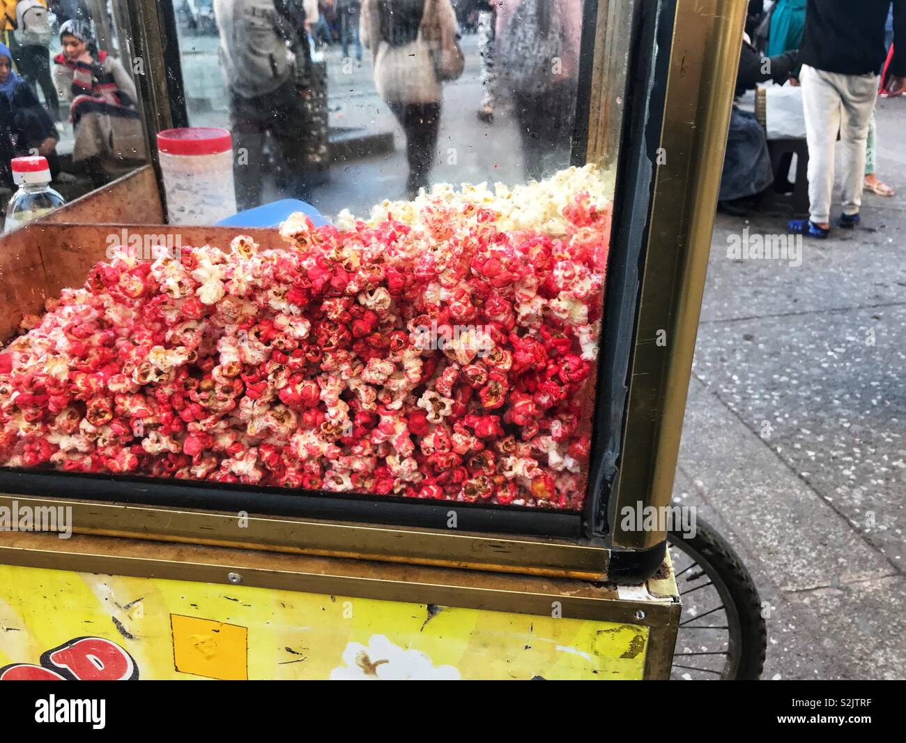 Popcorn rose, rue de Casablanca Banque D'Images