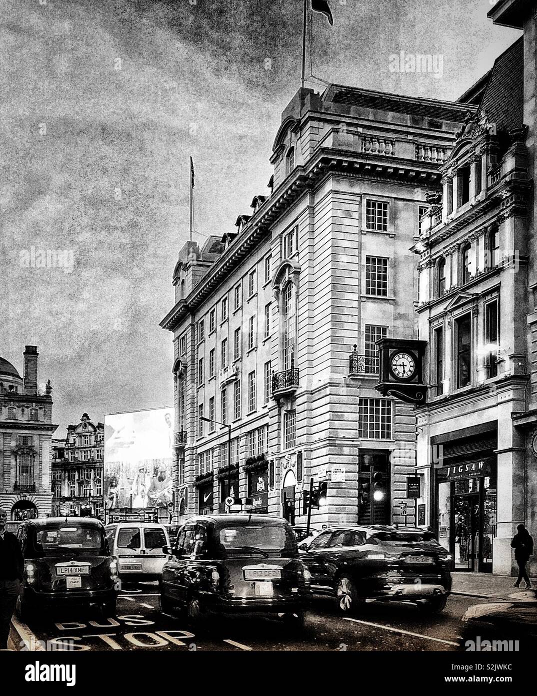 Vintage photo de l'approche de St James Piccadilly. Mars 2019. - Image de stock capturée avec un smartphone