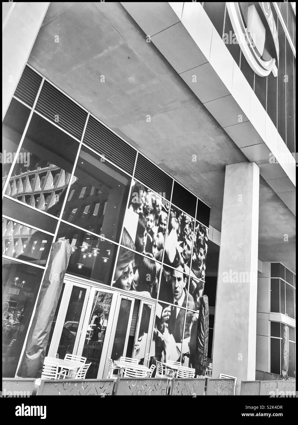 L'entrée du nouveau Netcare Christian Barnard Hospital, Le Cap, Afrique du Sud. Banque D'Images