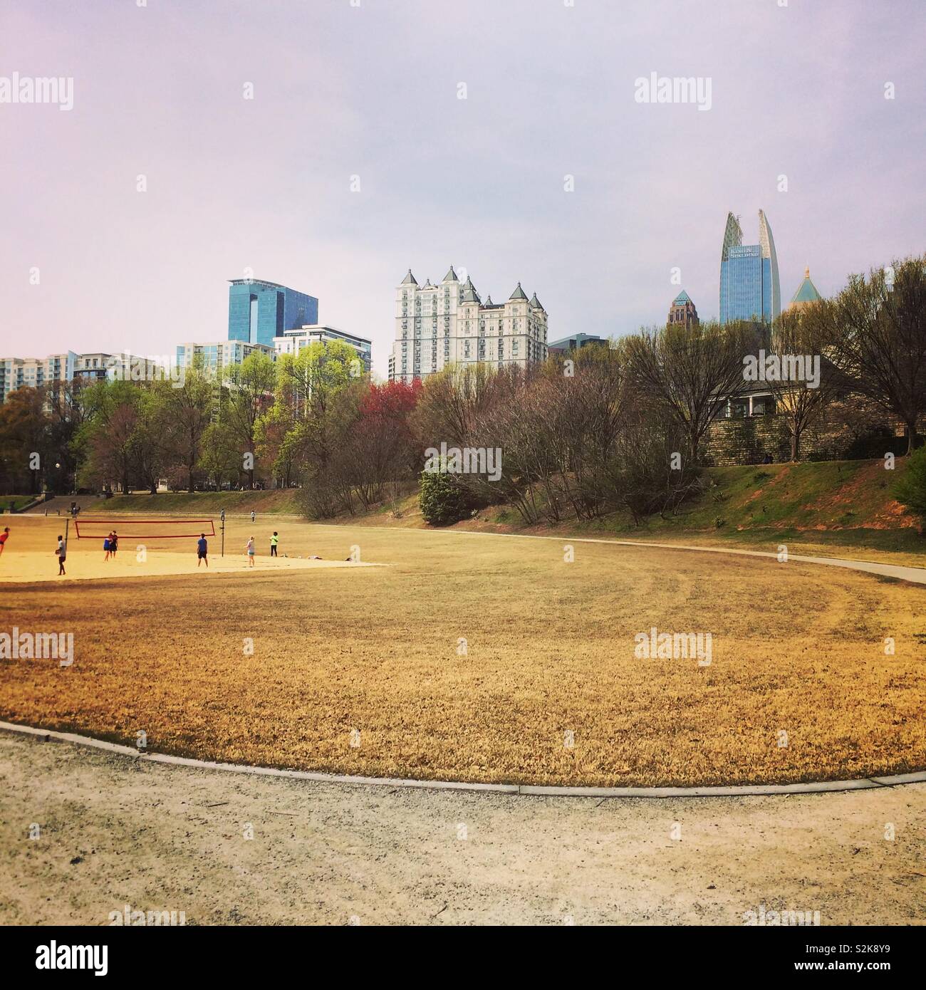 Skyline vu de Piedmont Park, Atlanta, Georgia, United States - Image de stock capturée avec un smartphone