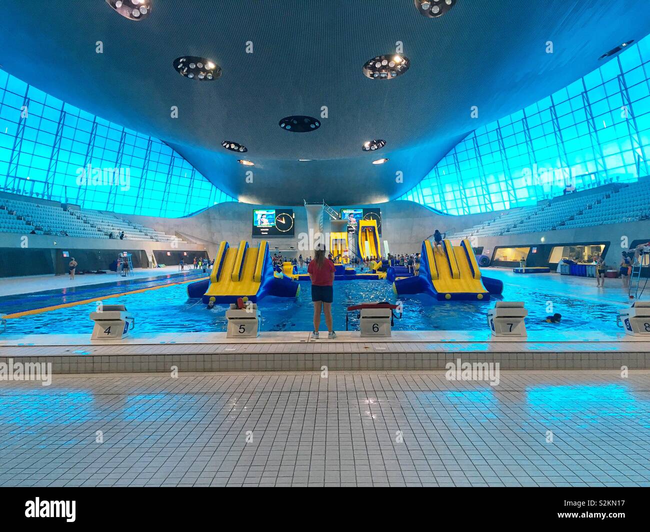 L'Ultime Aqua Splash à l'Aquatics Centre de Londres, Stratford, London, Royaume-Uni. Banque D'Images