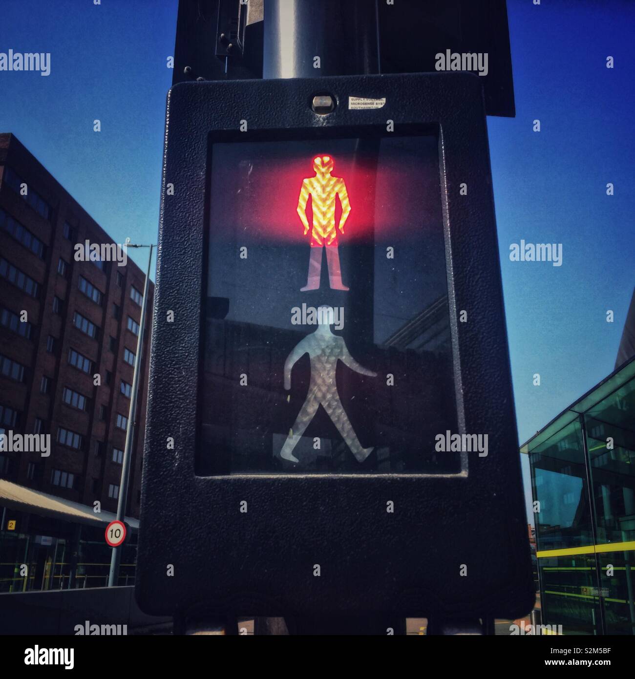 Passage pour piétons homme rouge. Ne pas marcher - Image de stock capturée avec un smartphone
