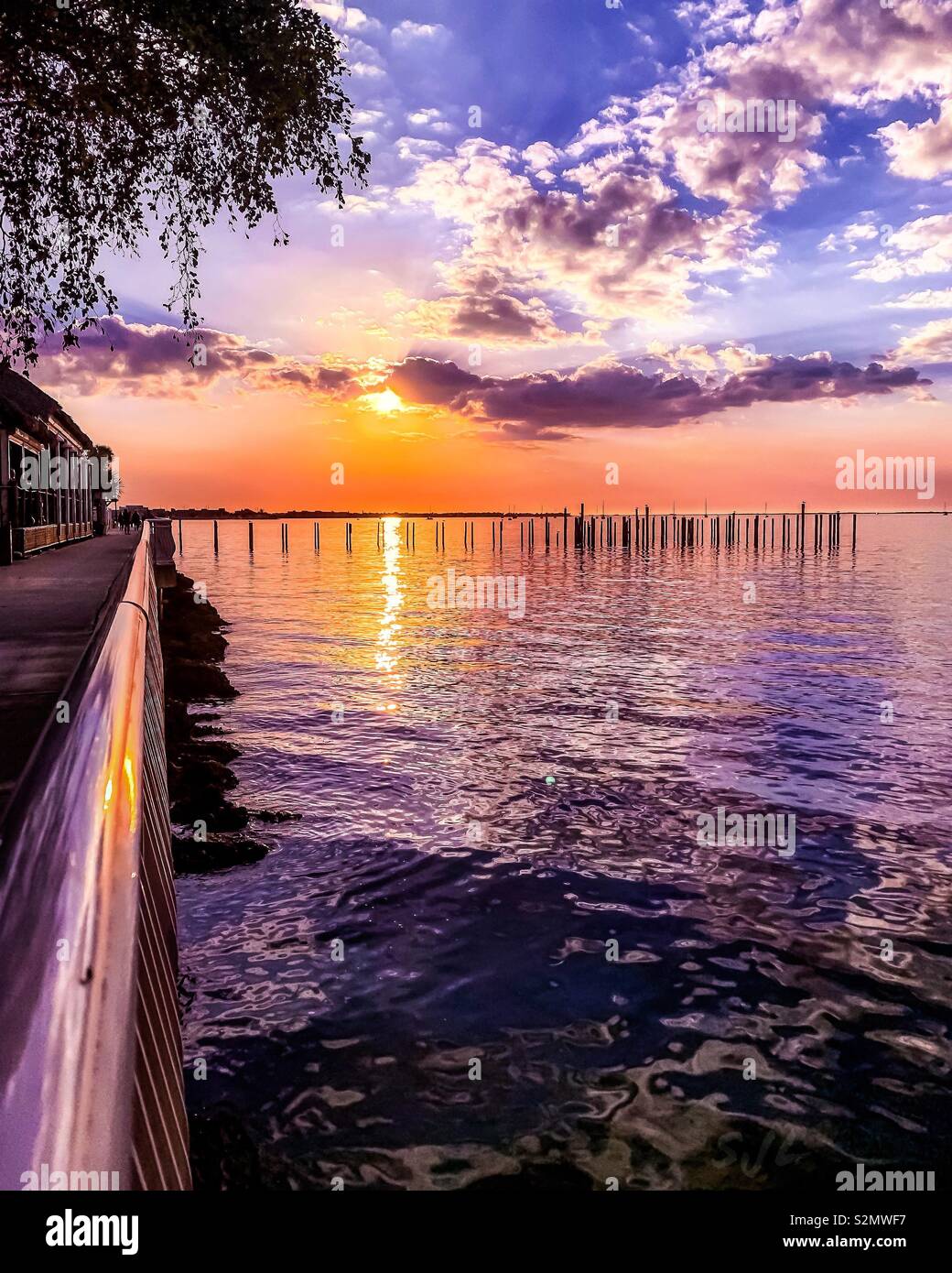 Coucher de soleil tropical Banque de photographies et d’images à haute résolution Alamy