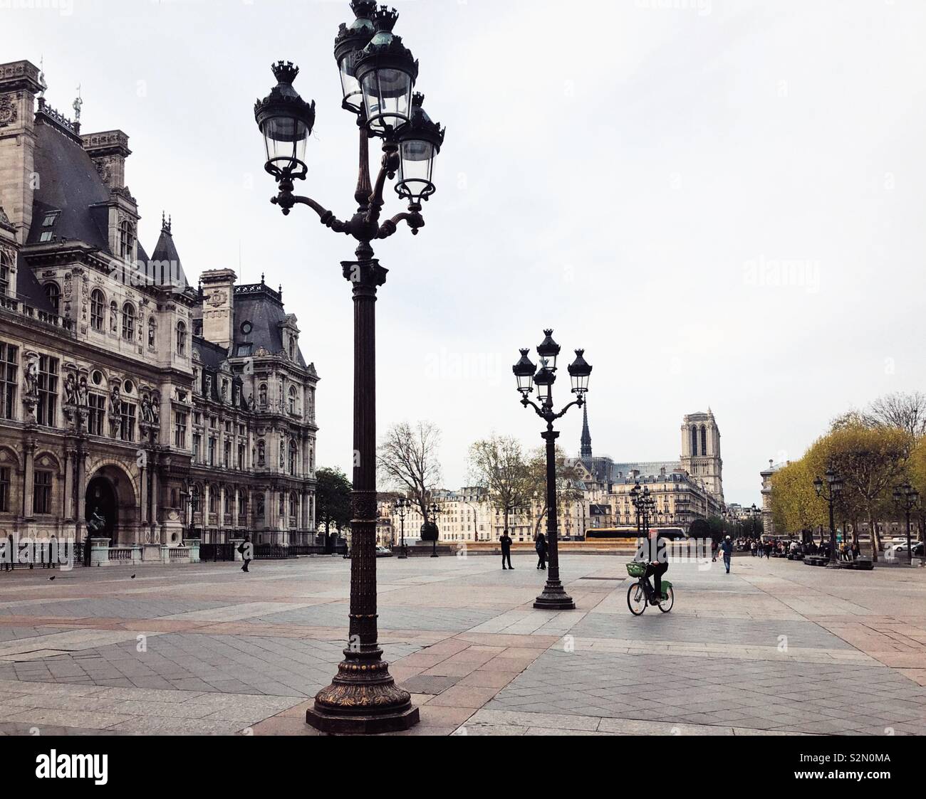 Paris nous ne pourrons jamais voir à nouveau - Image de stock capturée avec un smartphone