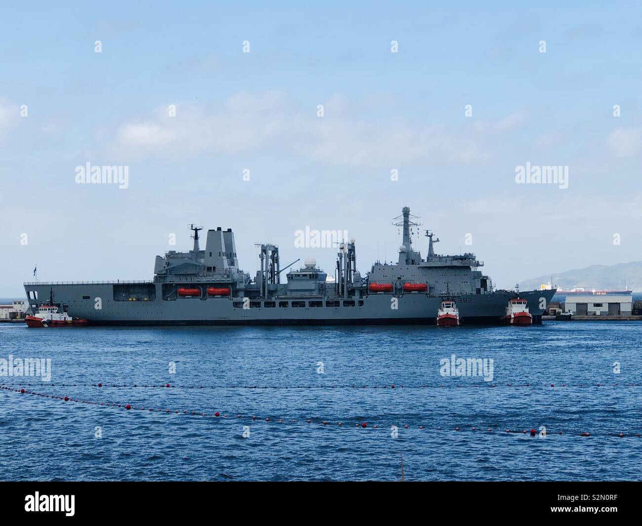 RFA Fort Victoria arrivant à Gibraltar Banque D'Images