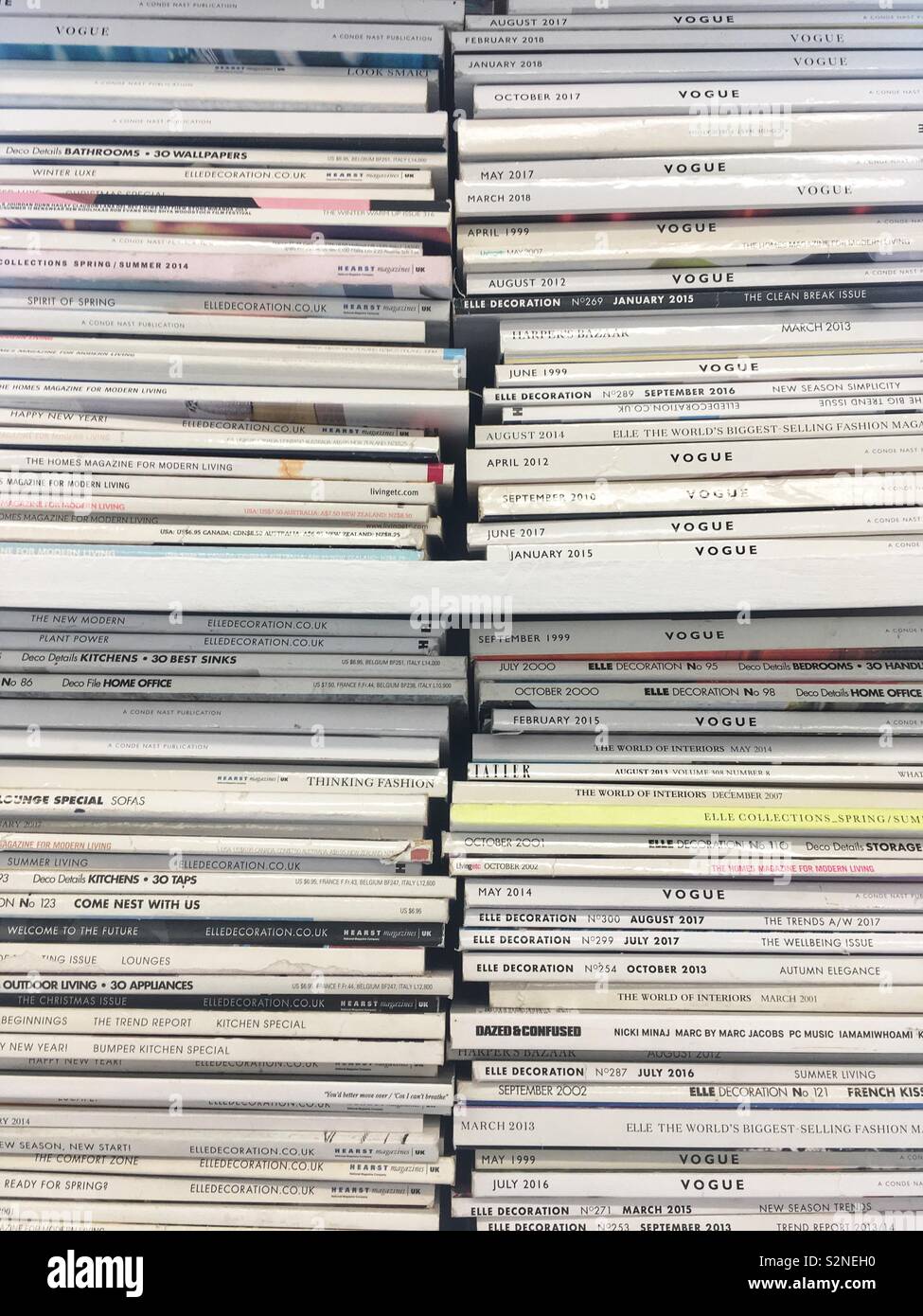 De vieux magazines de mode - Image de stock capturée avec un smartphone