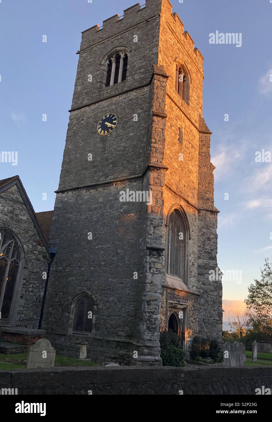 Leigh sur l'église de la mer au coucher du soleil, 2018 Banque D'Images