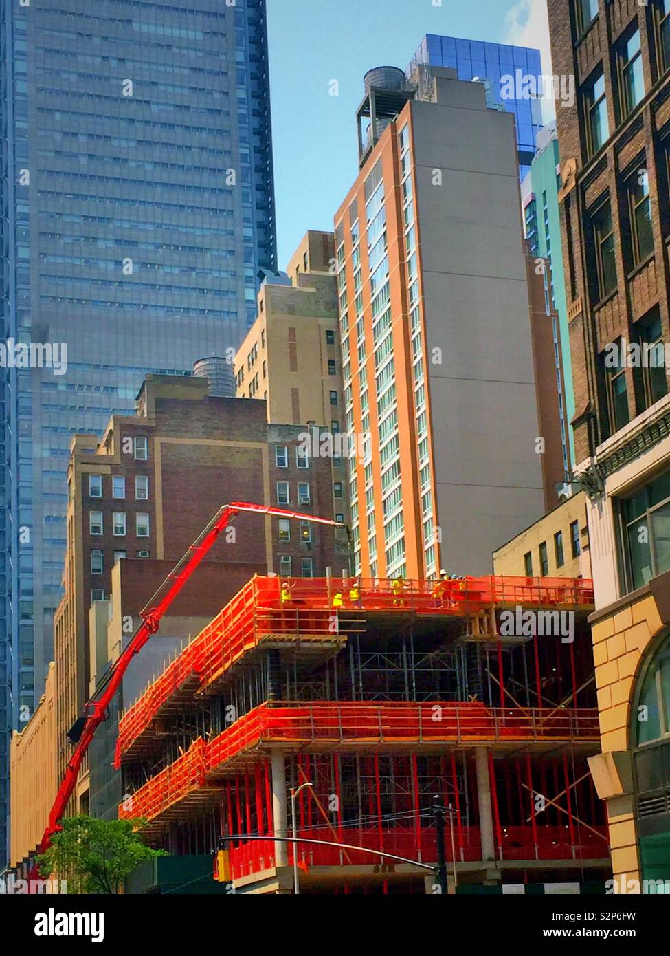 Bâtiment en construction près de Times Square à New York City, USA Banque D'Images