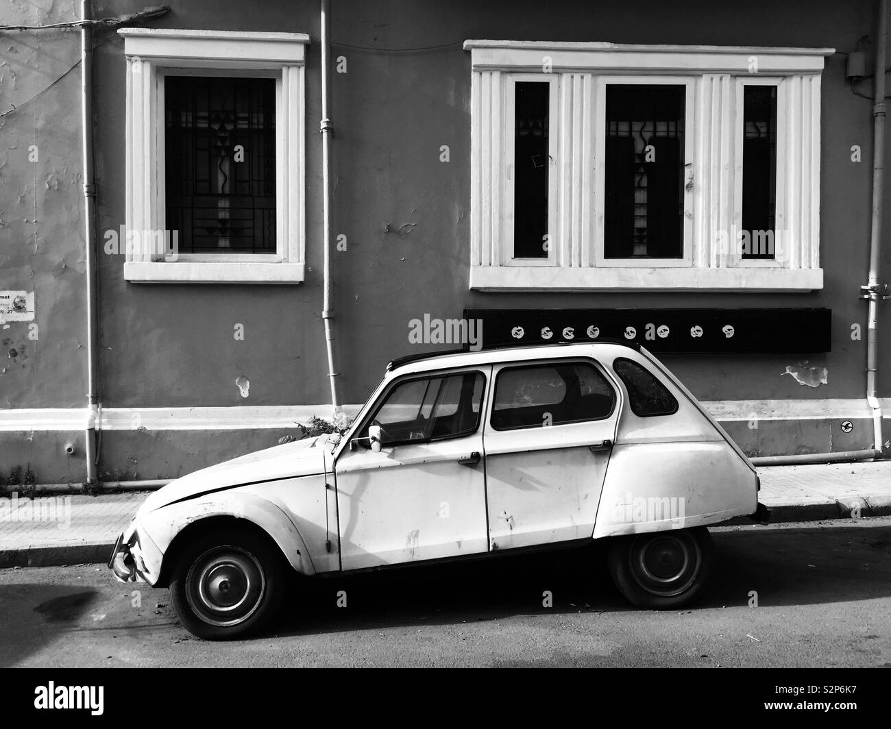 Vieille voiture Citroen Beyrouth Liban Moyen Orient - Image de stock capturée avec un smartphone