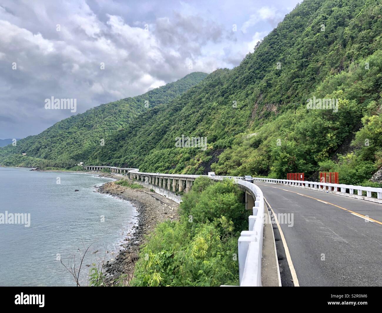 Pont Patapat dans Ilocos Norte est une destination célèbre dans le nord des Philippines. Banque D'Images