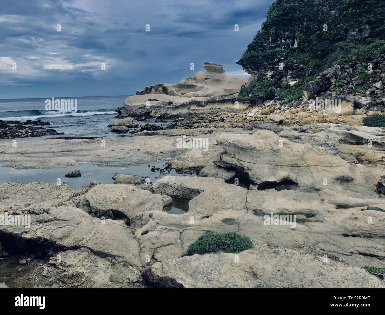 Kapurpurawan formation de White Rock dans Ilocos Norte, Philippines. Banque D'Images