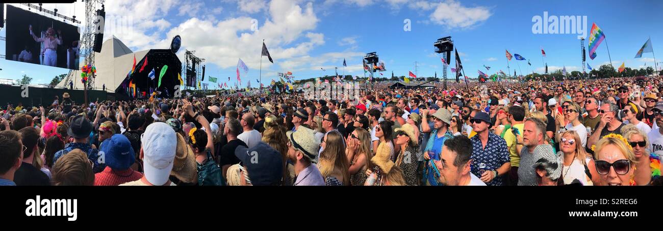 Foule immense à l'ensemble de Kylie Minogue, Glastonbury 2019 Banque D'Images