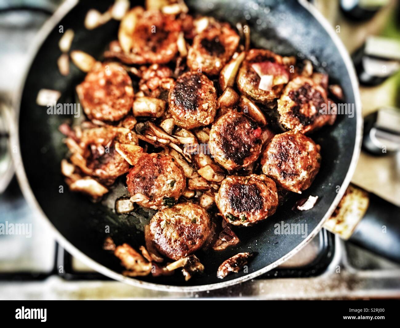 Boulettes de boeuf aux champignons et l'ail - Image de stock capturée avec un smartphone