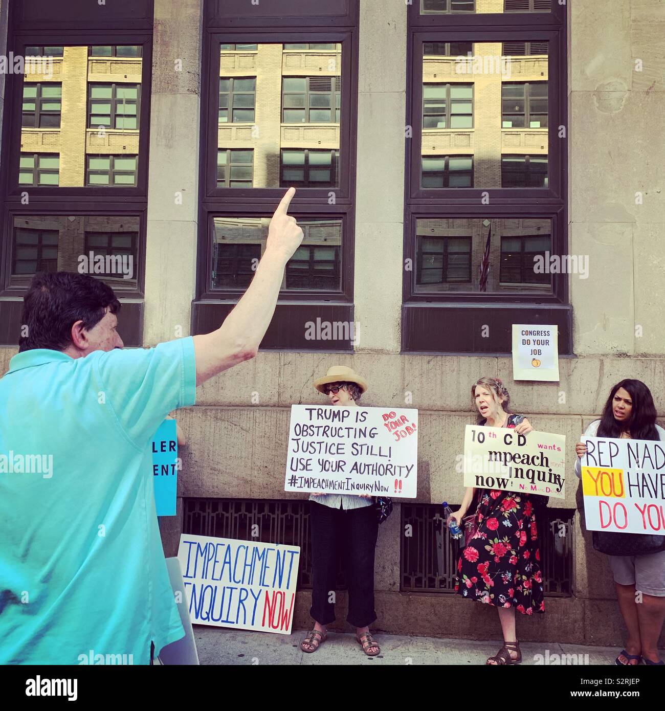 1 juillet 2019, New York, New York. John D'organisateur Gartner explique pourquoi une enquête d'impeachment contre Donald Trump devrait être ouvert, au cours d'une manifestation à l'extérieur Chambre judiciaire Présidence Nadler's office. Banque D'Images