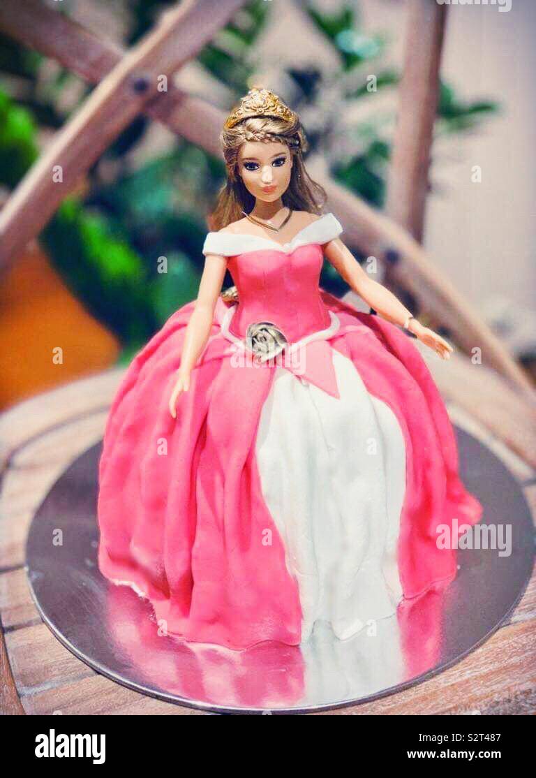 Princess Aurora Dolly Varden Gateau D Anniversaire Photo Stock Alamy Princess Aurora Dolly Varden Gateau D Anniversaire Photo Stock Alamy