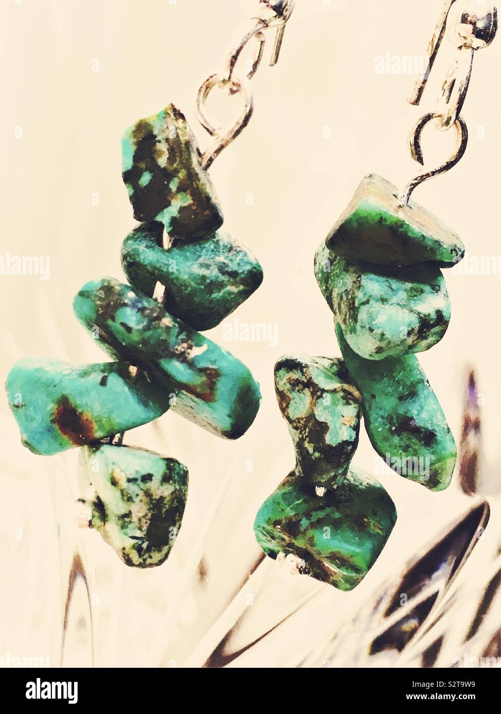 Handmade Belle Tibet 2 mm vert jade Gemme Boucles d/'oreilles AAA