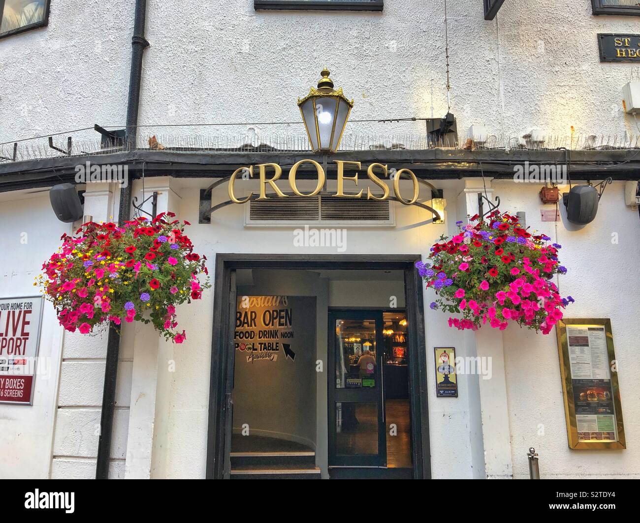 Welsh pub avec Croeso signe (bienvenue) , Cardiff, Galles du Sud. Banque D'Images