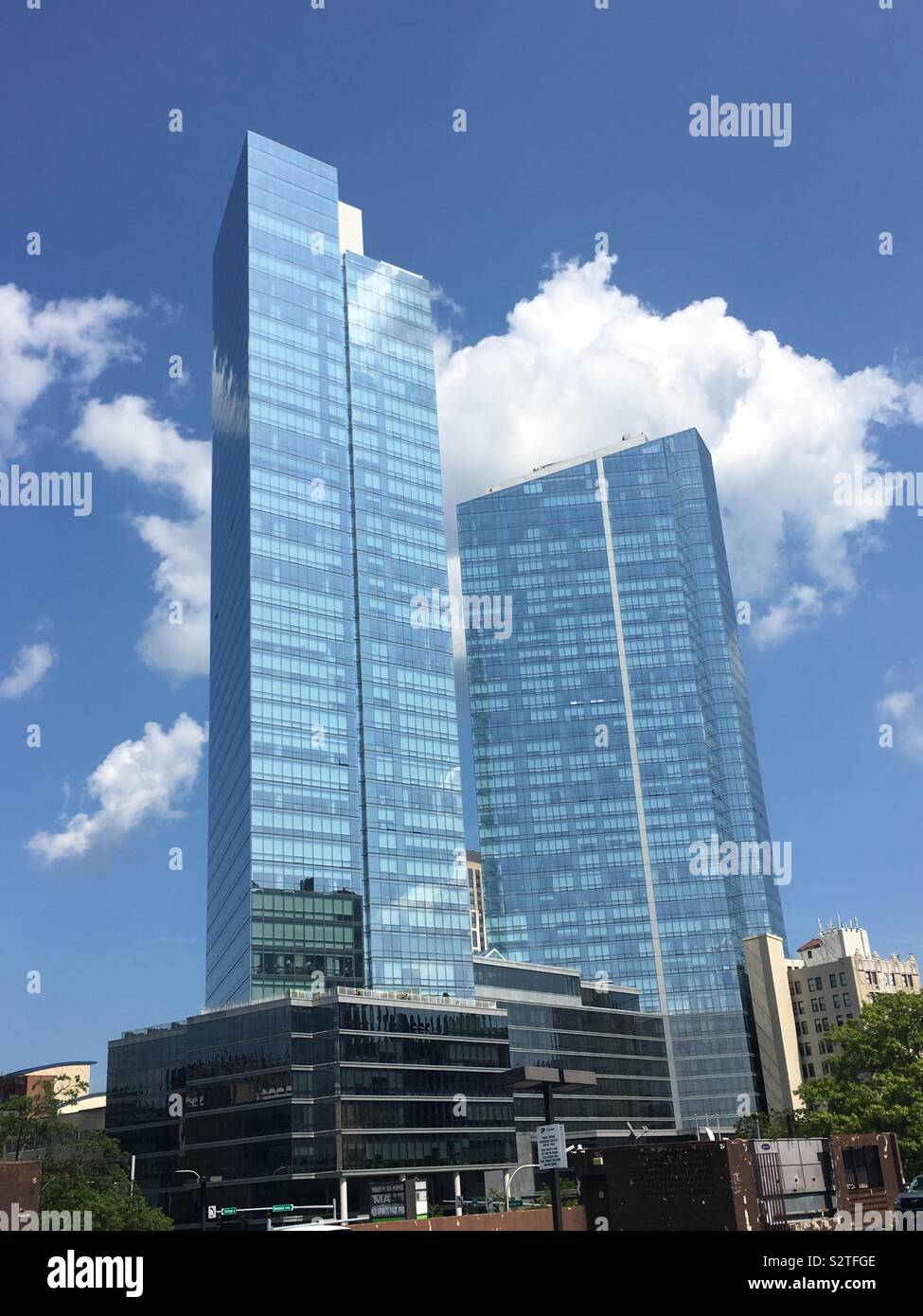 Les immeubles de bureaux, White Plains, New York, USA Banque D'Images