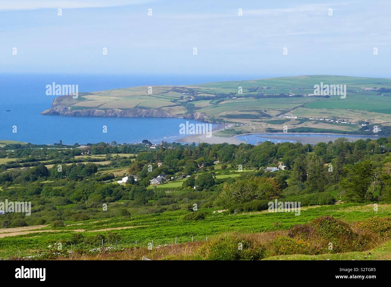 Donnant sur la vallée Gwaun Pembrokeshire de côté de la montagnes amenée Banque D'Images