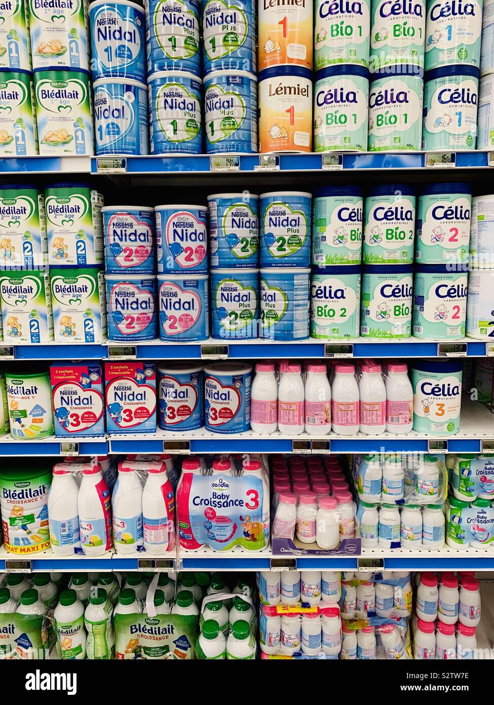 Lait Maternise Carrefour Lyon France Photo Stock Alamy